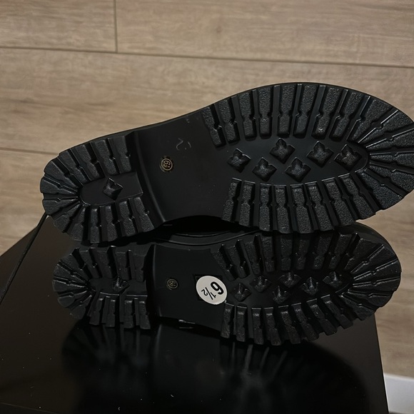 Brand new studded boots - Picture 2 of 3